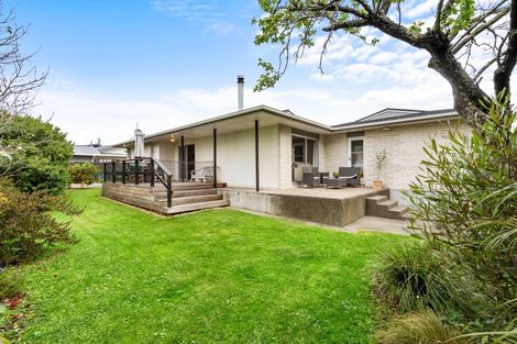 Photo of property in 37 James Cook Street, Havelock North, 4130