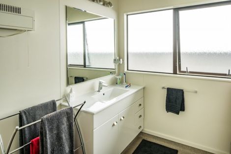 Photo of property in 8/24 Acheron Road, Paremata, Porirua, 5026