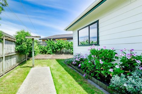 Photo of property in 16 Beachwater Grove, Paraparaumu Beach, Paraparaumu, 5032