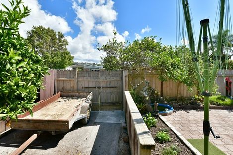 Photo of property in 19 Lillian Place, Orewa, 0931