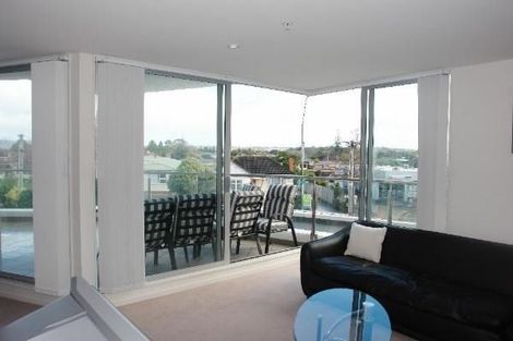Photo of property in Bella Vista, 1b/84 Gunner Drive, Te Atatu Peninsula, Auckland, 0610