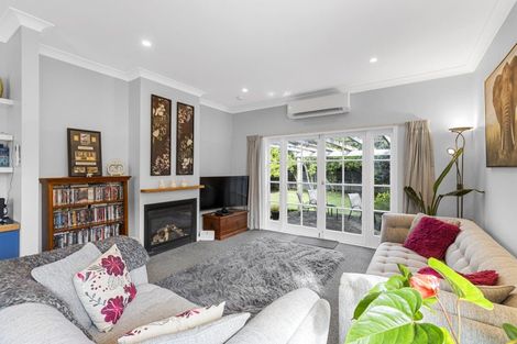 Photo of property in 22 Kingswood Street, Takaro, Palmerston North, 4412