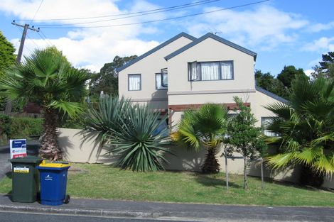 Photo of property in 10b Cliff View Drive, Green Bay, Auckland, 0604