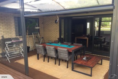 Photo of property in 17 Ohau Court, Fairview Heights, Auckland, 0632