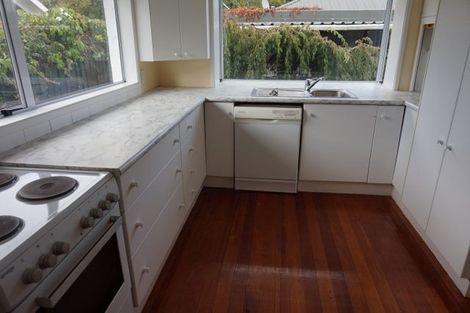 Photo of property in 215 Memorial Avenue, Burnside, Christchurch, 8053
