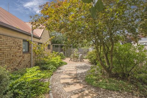 Photo of property in 25 Montclare Avenue, Ilam, Christchurch, 8041