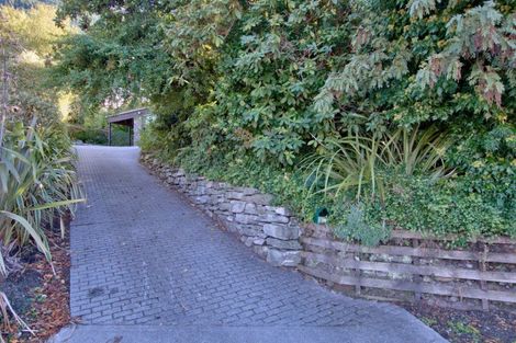 Photo of property in 19 Wye Place, Fernhill, Queenstown, 9300