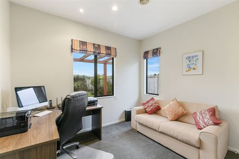 Photo of property in 9 Neston Grove, Churton Park, Wellington, 6037