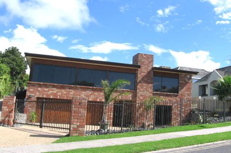 Photo of property in 37 Sharon Road, Waiake, Auckland, 0630