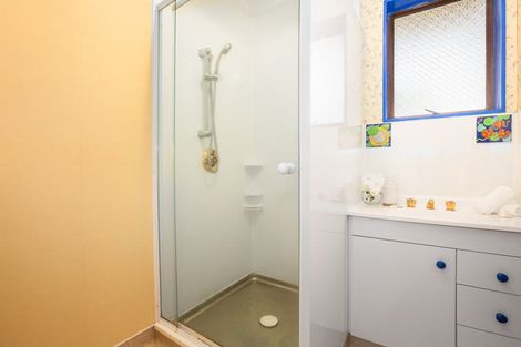 Photo of property in 2/6 Nikau Grove, Woburn, Lower Hutt, 5010