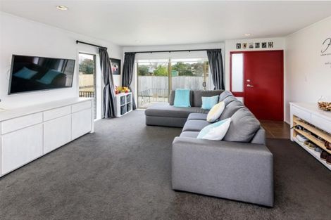 Photo of property in 2/15 Dowling Place, Pakuranga, Auckland, 2010
