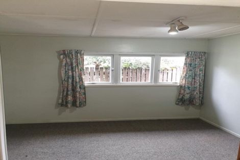 Photo of property in 48 Sherwood Avenue, Te Atatu South, Auckland, 0610