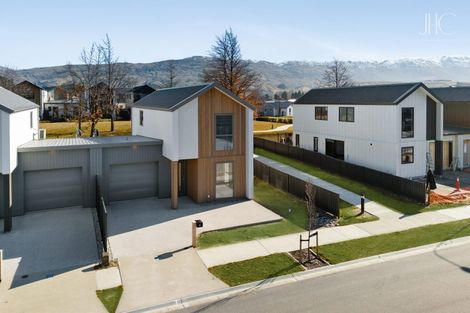 Photo of property in 28 Woods Crescent, Cromwell, 9310