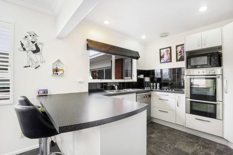 Photo of property in 102au1 Sandwich Road, St Andrews, Hamilton, 3200