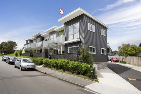 Photo of property in 7/14 Atkinson Street, Newlands, Wellington, 6037
