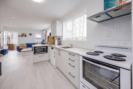 Photo of property in 2/17 Roberts Road, Te Atatu South, Auckland, 0610