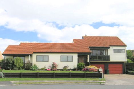 Photo of property in 11 Compton Place, Mount Maunganui, 3116