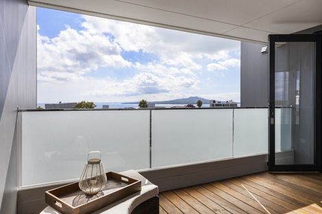 Photo of property in 16d Killarney Street, Takapuna, Auckland, 0622