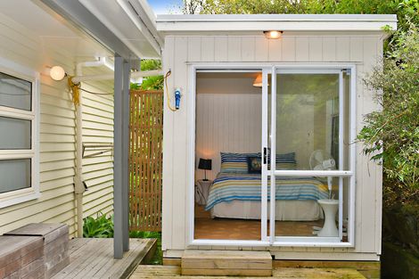 Photo of property in 14 Hillside Crescent, Leigh, 0985