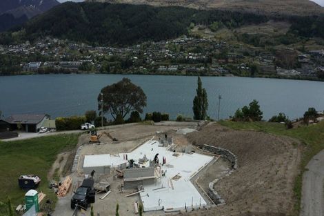 Photo of property in 9 Spring Hill Road, Kelvin Heights, Queenstown, 9300