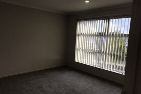 Photo of property in 4 Costa Viva Crescent, Karaka, Papakura, 2113