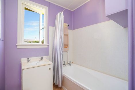 Photo of property in 17 Half Mile Road, Tuatapere, 9620