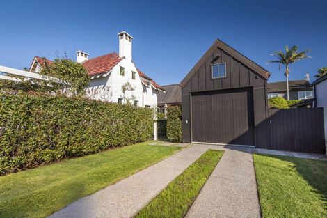 Photo of property in 14 Rewiti Avenue, Takapuna, Auckland, 0622
