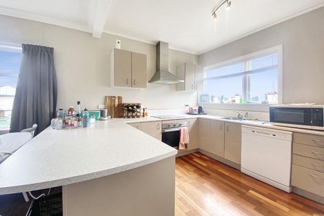 Photo of property in 49 Pembroke Road, Northland, Wellington, 6012