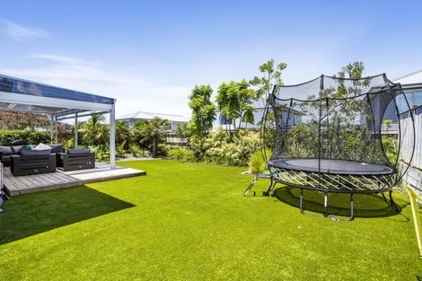 Photo of property in 23 Kukuwai Avenue, Red Beach, 0932