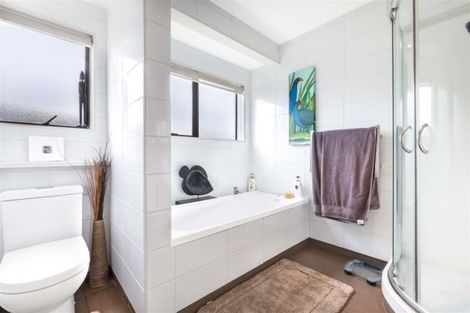 Photo of property in 1/41a Titirangi Road, New Lynn, Auckland, 0600