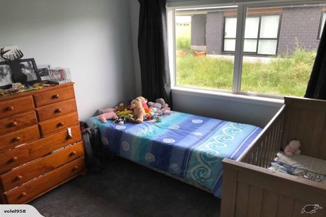 Photo of property in 38 Feist Street, Carterton, 5713