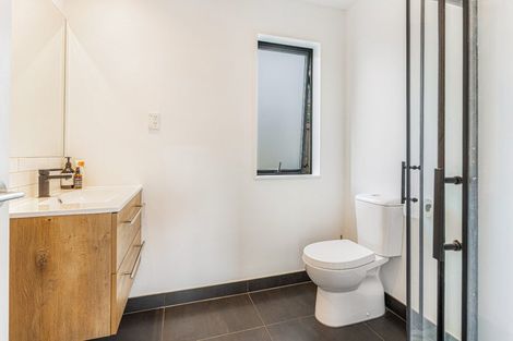 Photo of property in 99 Station Road, Kumeu, 0891