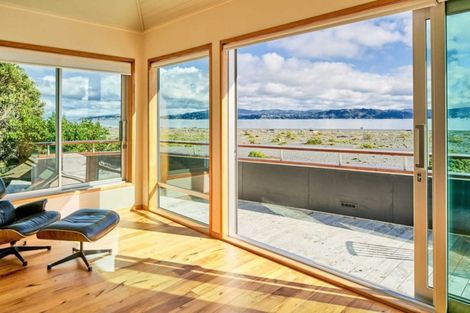 Photo of property in 42 Pukatea Street, Eastbourne, Lower Hutt, 5013