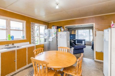 Photo of property in 16 Shamrock Street, Levin, 5510