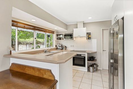 Photo of property in 31 Robbies Road, Shelly Park, Auckland, 2014