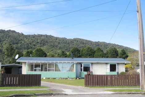 Photo of property in 9 Dupre Place, Cobden, Greymouth, 7802