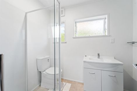 Photo of property in 1/66 Bentley Avenue, Glenfield, Auckland, 0629