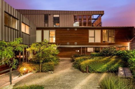 Photo of property in Patent 326 Apartments, 204s/326 Evans Bay Parade, Hataitai, Wellington, 6021