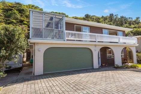 Photo of property in 15 Stanhope Grove, Korokoro, Lower Hutt, 5012