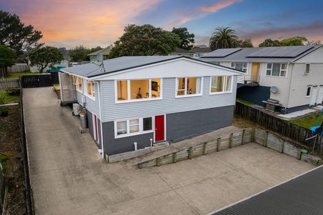 Photo of property in 16 Sasanof View, Ascot Park, Porirua, 5024