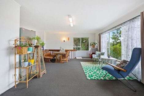 Photo of property in 1/66 Cockayne Crescent, Sunnynook, Auckland, 0620