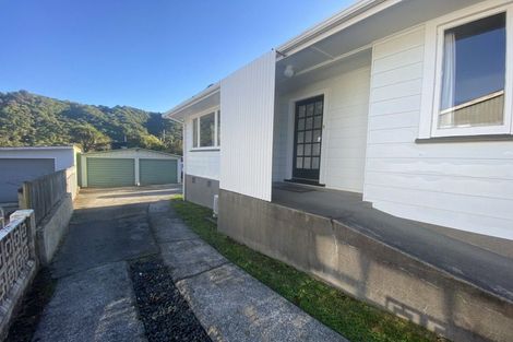 Photo of property in 89 Waikawa Road, Picton, 7220