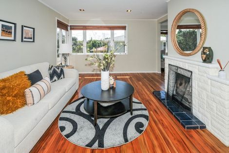 Photo of property in 105 Selwyn Crescent, Forrest Hill, Auckland, 0620