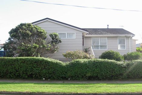 Photo of property in 32 Waiuta Street, Titahi Bay, Porirua, 5022