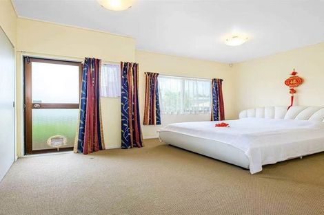 Photo of property in 44 Rhinevale Close, Henderson, Auckland, 0612