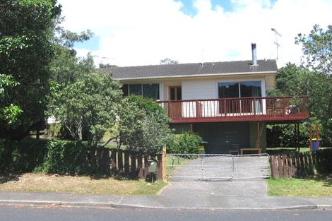 Photo of property in 2/29 Spinella Drive, Bayview, Auckland, 0629
