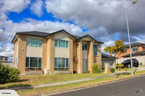 Photo of property in 4 Kirikiri Drive, Papakura, 2110