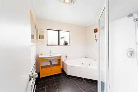 Photo of property in 43 Redwing Street, Browns Bay, Auckland, 0630