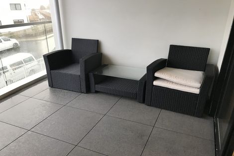 Photo of property in Apollo Apartments, 201/46 Rosedale Road, Rosedale, Auckland, 0632