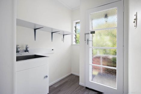 Photo of property in 1/38 Knightsbridge Drive, Forrest Hill, Auckland, 0620